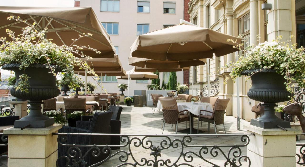 เลอ ปาเล อาร์ต โฮเต็ล ปราก Hotel ภายนอก รูปภาพ The Terrace at the Mandarin Oriental, Munich