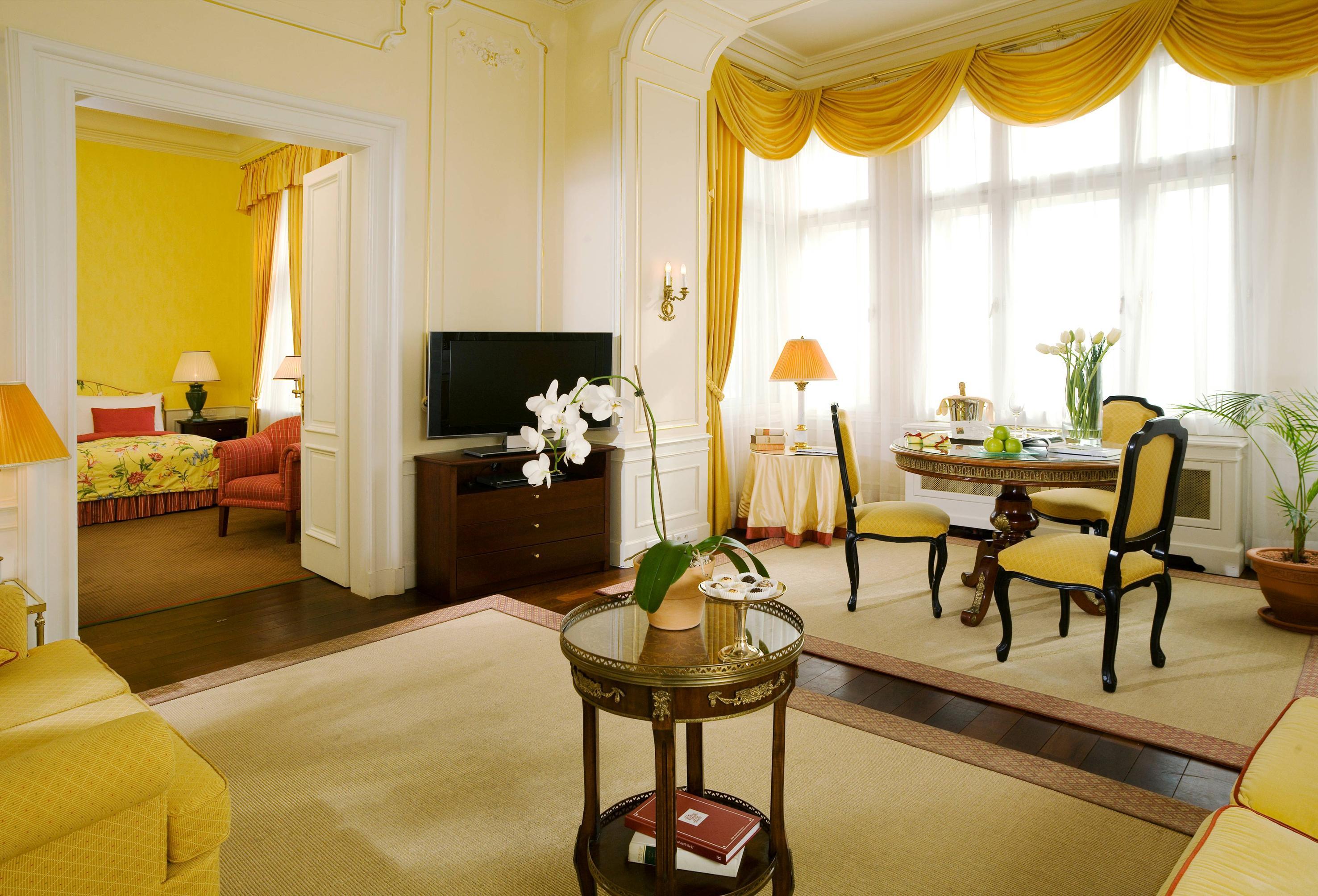 เลอ ปาเล อาร์ต โฮเต็ล ปราก Hotel ห้อง รูปภาพ A suite at the hotel