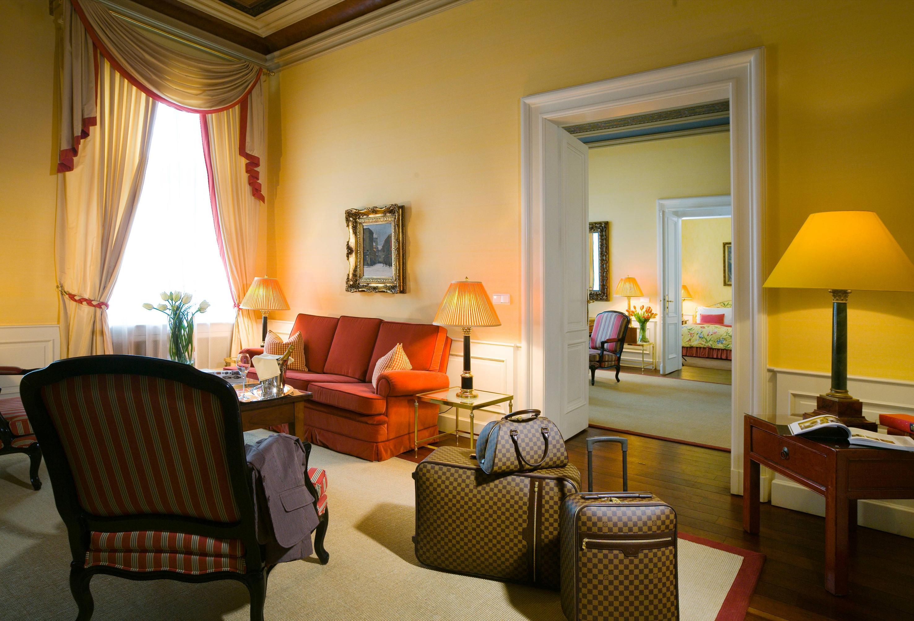 เลอ ปาเล อาร์ต โฮเต็ล ปราก Hotel ภายนอก รูปภาพ A suite at the Hotel Excelsior