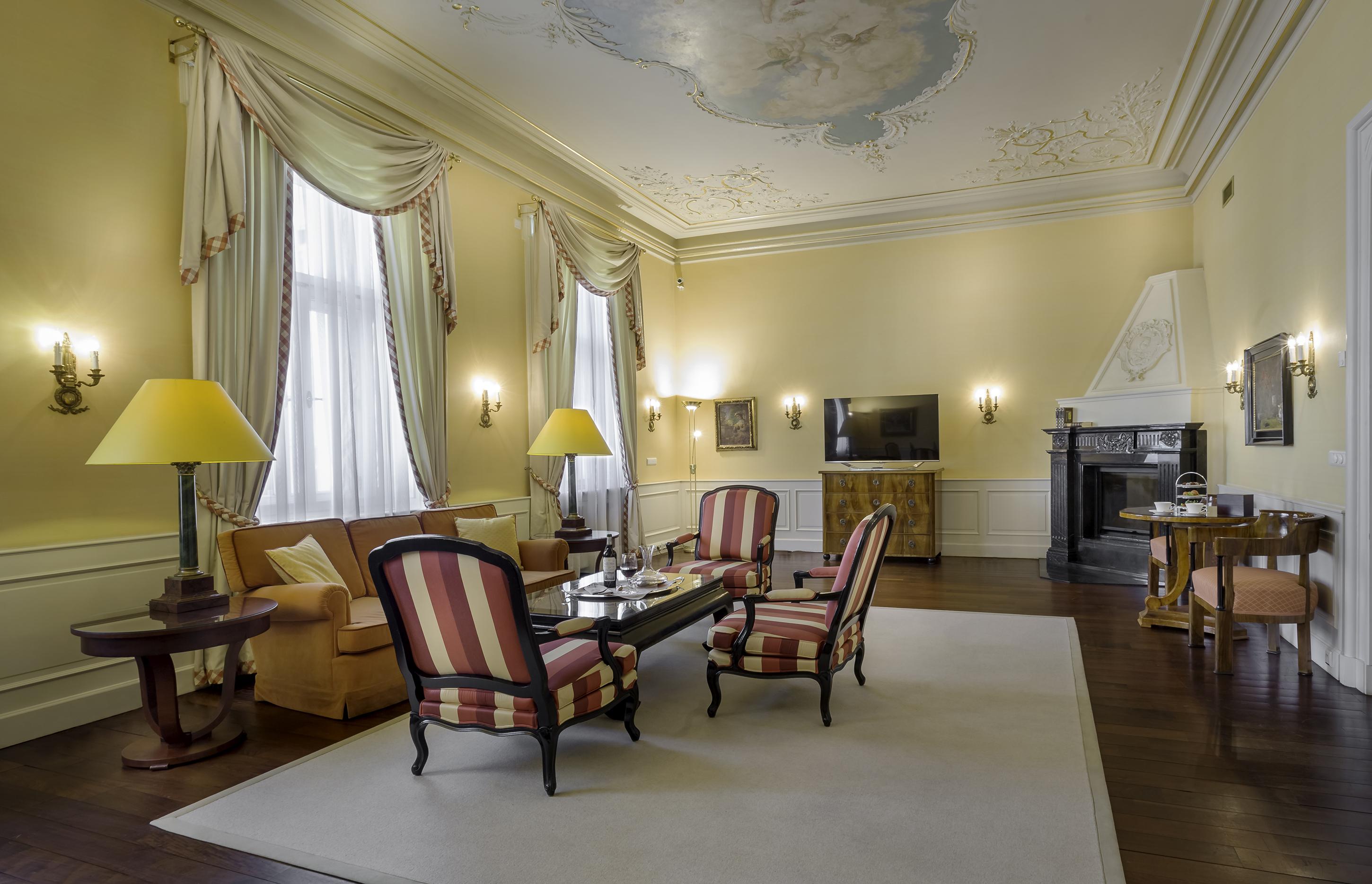 เลอ ปาเล อาร์ต โฮเต็ล ปราก Hotel ภายนอก รูปภาพ The living room of the suite