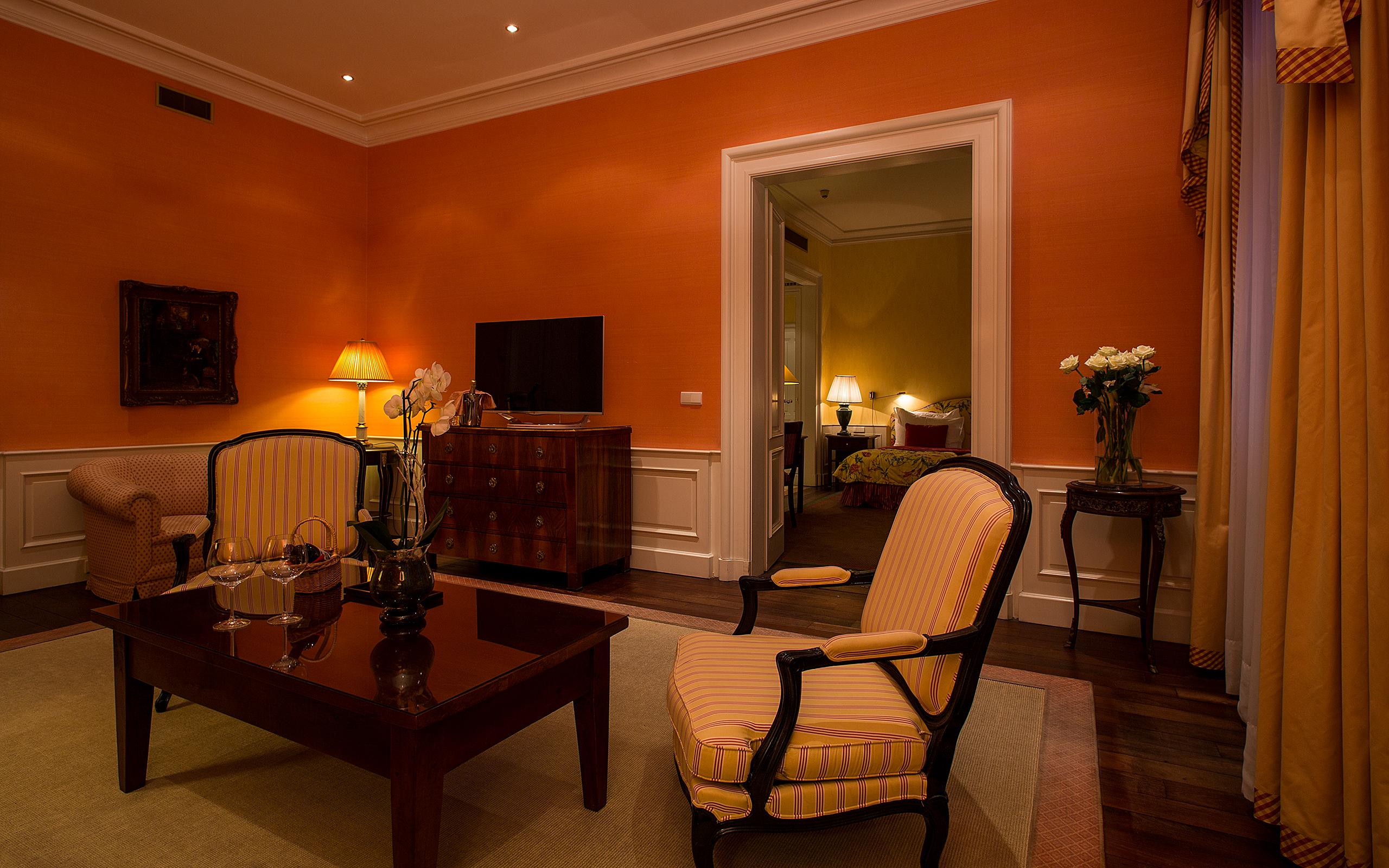 เลอ ปาเล อาร์ต โฮเต็ล ปราก Hotel ภายนอก รูปภาพ A suite at the Hotel Carlton