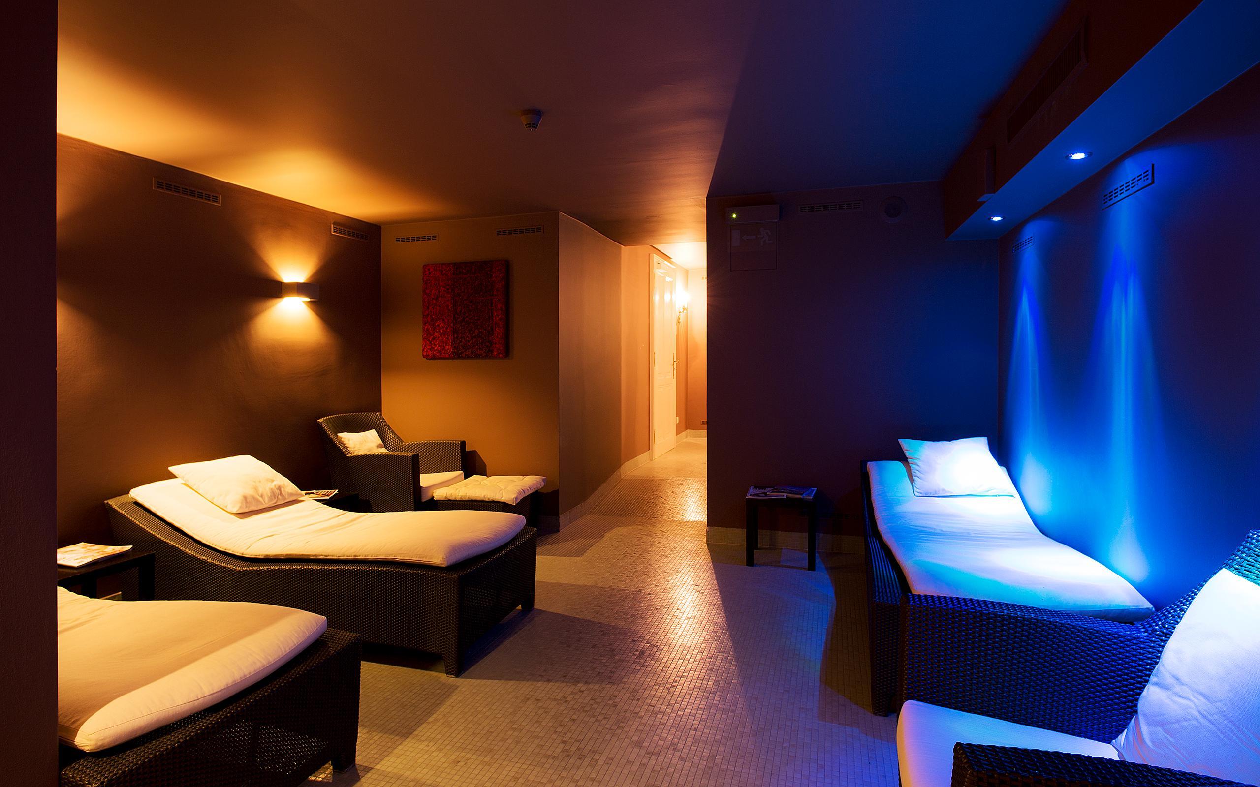 เลอ ปาเล อาร์ต โฮเต็ล ปราก Hotel ภายนอก รูปภาพ The spa at the InterContinental