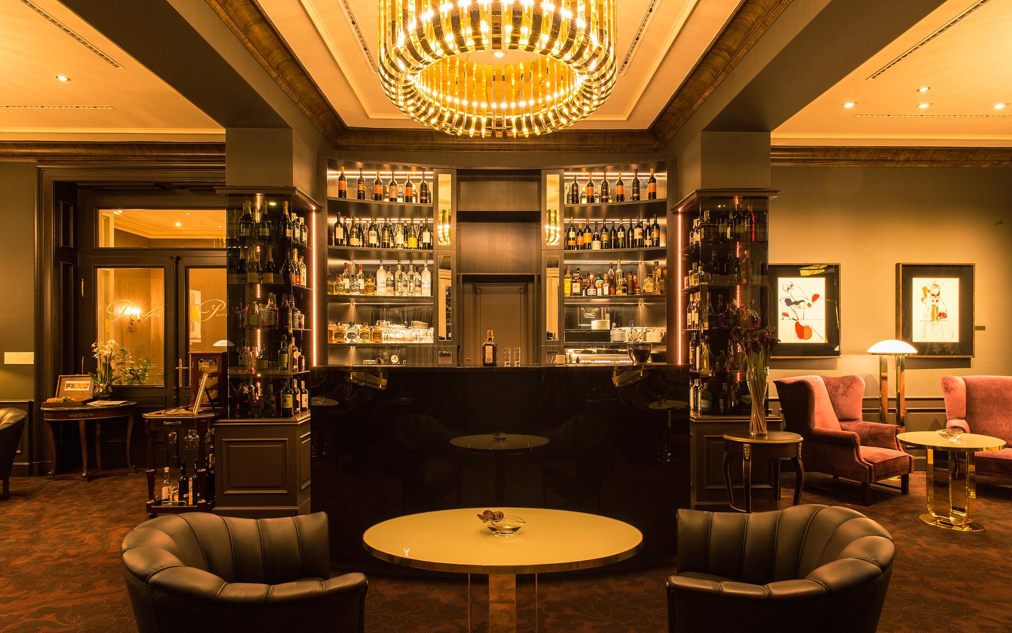 เลอ ปาเล อาร์ต โฮเต็ล ปราก Hotel ภายนอก รูปภาพ The bar at the Hotel de la Paix