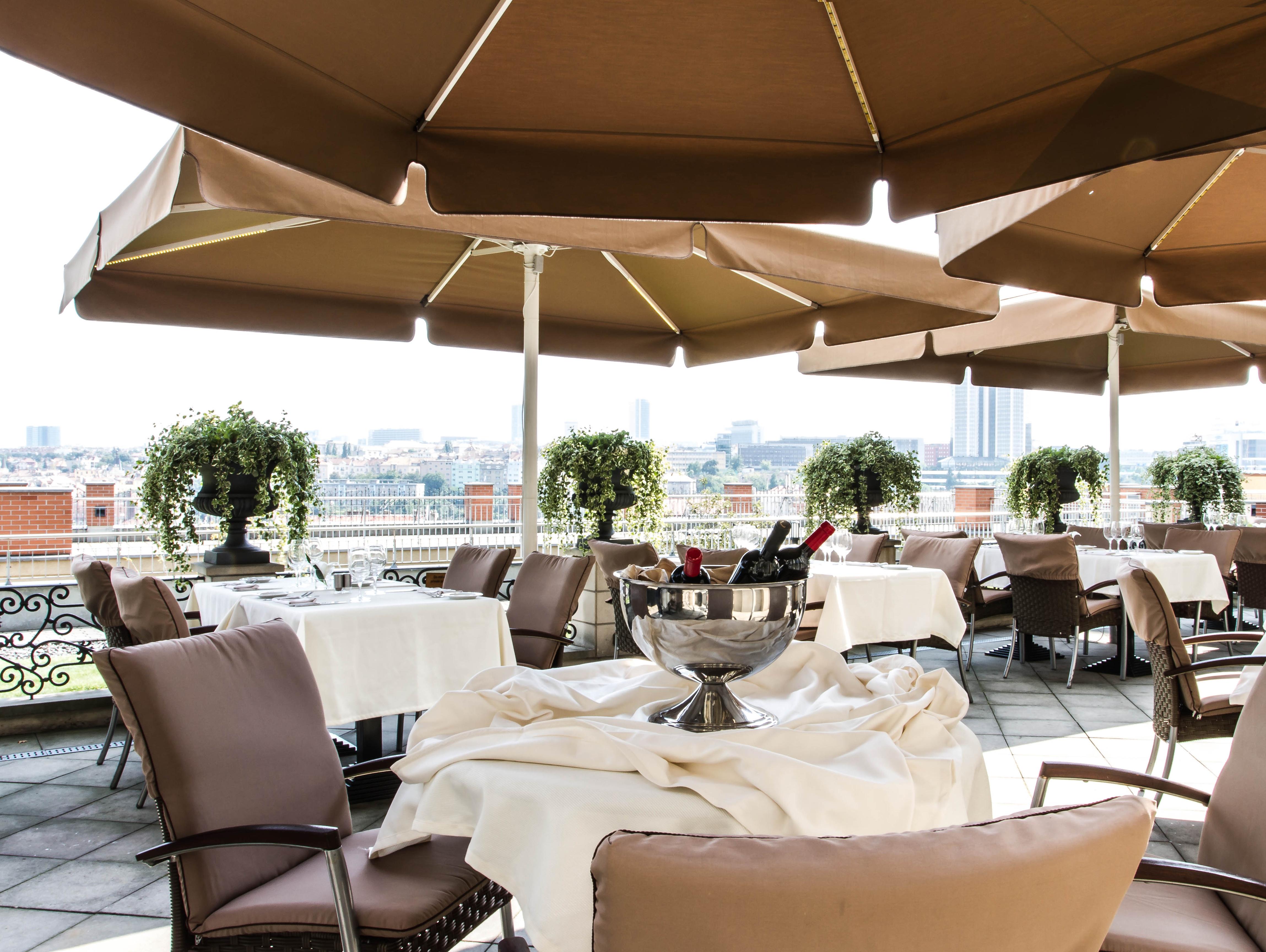 เลอ ปาเล อาร์ต โฮเต็ล ปราก Hotel ภายนอก รูปภาพ The Terrace