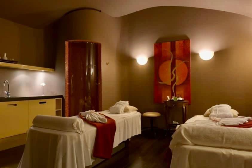 เลอ ปาเล อาร์ต โฮเต็ล ปราก Hotel ภายนอก รูปภาพ A treatment room at a spa