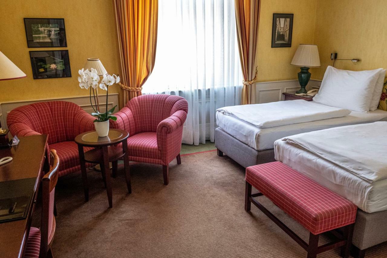 เลอ ปาเล อาร์ต โฮเต็ล ปราก Hotel ภายนอก รูปภาพ A room at the hotel